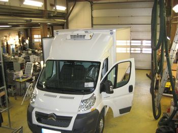 Eftermontage av kylaggregat i transportbil