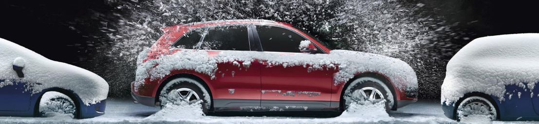 Bil utrustad med parkeringsvärmare som hjälper till att värma upp bilen och hålla bilen snö och isfri