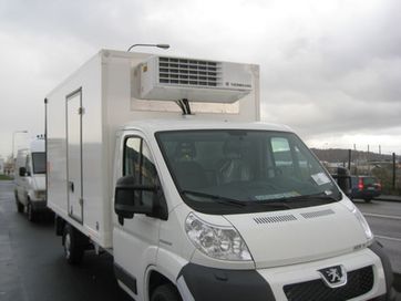 Kund som fått kylaggregat installerat sin transportbil